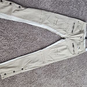 Brand New Jeans Woth Bottons